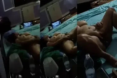 Ngintip Tante Tobrut Hijab Lagi Colmek Liar Sendiri